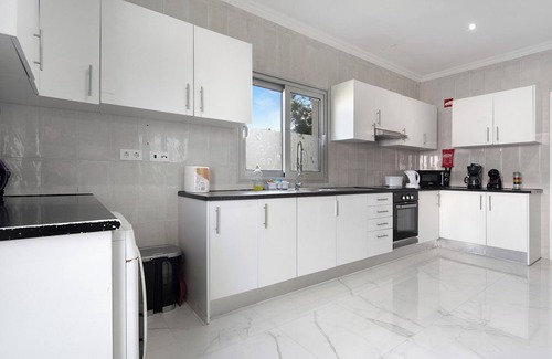 Ponta Delgada Apartment | Holiday Apartment "Casa Da Linda" with Sea View, Private Terrace & Wi-Fi