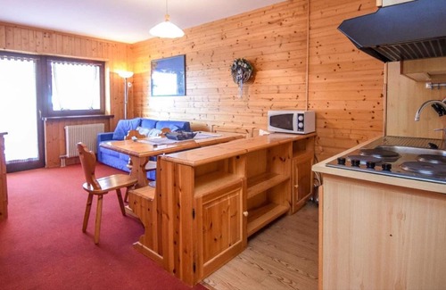Dosso Veronza Apartment | Holiday Apartment "Centro Veronza" with Mountain View, Shared Pool & Wi-Fi