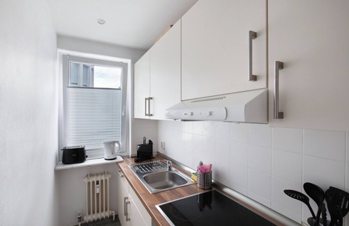 Wiesbaden Apartment | Holiday Apartment "Charmante Stadtwohnung Im Zentrum" with Balcony & Wi-Fi