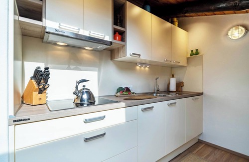 Meltina Apartment | Holiday Apartment "Chalet Marianna" with Mountain View, Shared Garden & Wi-Fi