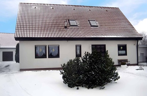 Altenkirchen Apartment | Holiday apartment with large garden and campfire place