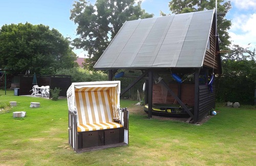 Altenkirchen Apartment | Holiday apartment with large garden and campfire place