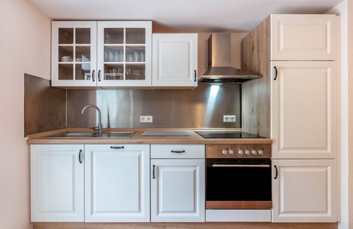 Tegernau Apartment | Holiday Apartment 'Vielfalt' with Mountain View, Shared Terrace and Wi-Fi