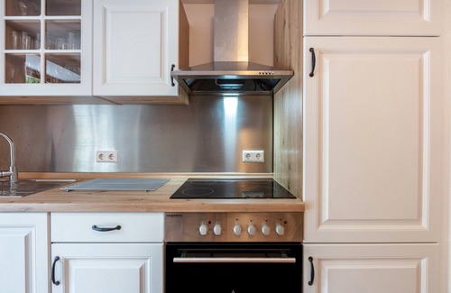 Tegernau Apartment | Holiday Apartment 'Vielfalt' with Mountain View, Shared Terrace and Wi-Fi