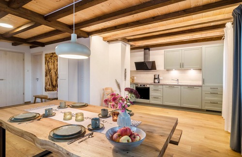 Heiligenberg Apartment | Holiday Apartment "Abendrot" with Private Terrace & Wi-Fi