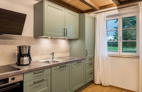 Heiligenberg Apartment | Holiday Apartment "Abendrot" with Private Terrace & Wi-Fi