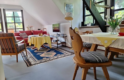 Koenigswinter Apartment | Holiday Apartment Königswinter with Shared Terrace, Balcony and Wi-Fi