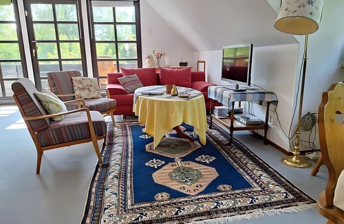 Koenigswinter Apartment | Holiday Apartment Königswinter with Shared Terrace, Balcony and Wi-Fi