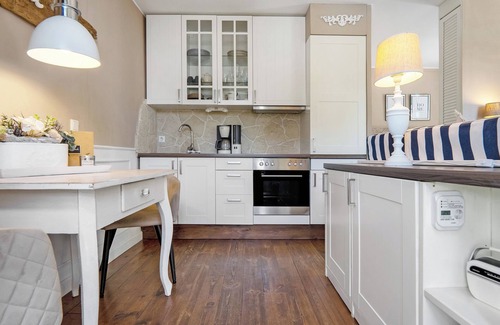 Neuenkirchen Apartment | Holiday Apartment 'Gästewohnung Am See - Suite Maritim' with Private Terrace and Wi-Fi near the Beach