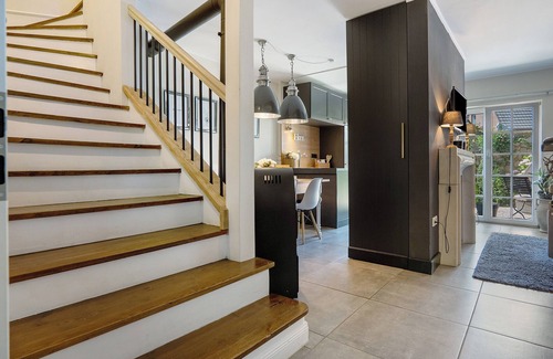 Neuenkirchen Apartment | Holiday Apartment 'Gästewohnung Am See - La Maison' with Private Sauna and Terrace Near the Beach