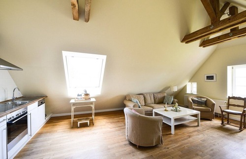 Grubnow Apartment | Holiday Apartment "Gut Grubnow Rügen - 8" with Lake View, Shared Garden & Wi-Fi