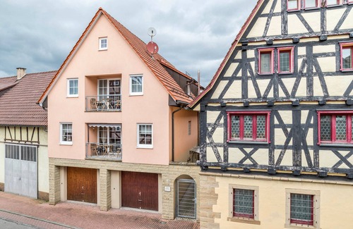 Oberderdingen Apartment | Holiday Apartment "Appartement Aposto 3" with Balcony and Wi-Fi