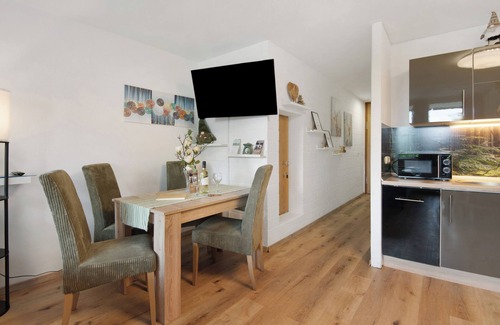 Sankt Englmar Apartment | Holiday Apartment 'Hella Wahnsinn' with Shared Pool, Balcony and Wi-Fi