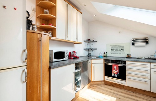 Reisbach Apartment | Holiday Apartment 'Dema' with Balcony and Wi-Fi