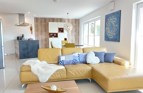 Enzisweiler Apartment | Holiday Apartment 'Dinkelbach 2 E' with Mountain View, Private Terrace and Wi-Fi