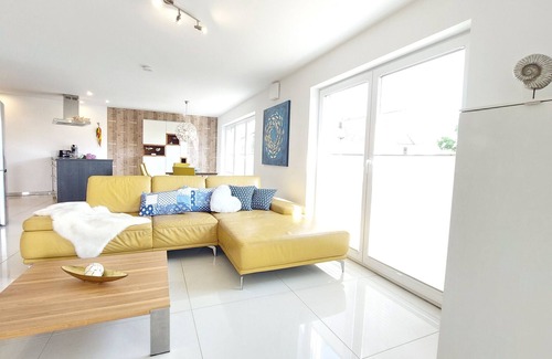 Enzisweiler Apartment | Holiday Apartment 'Dinkelbach 2 E' with Mountain View, Private Terrace and Wi-Fi