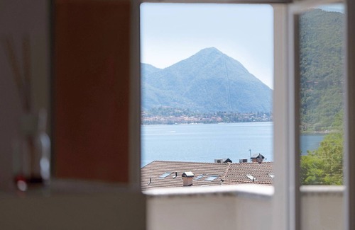 Feriolo Apartment | Holiday apartment du lac with lake view, balcony and Wi-Fi