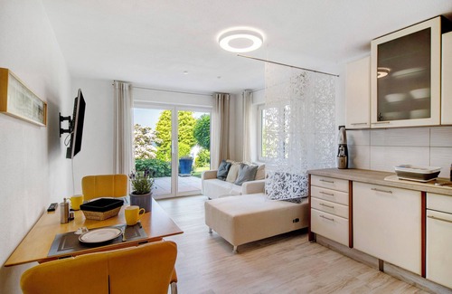 Bechlingen Apartment | Holiday Apartment "Easy Living" with Lake View, Private Terrace & Wi-Fi