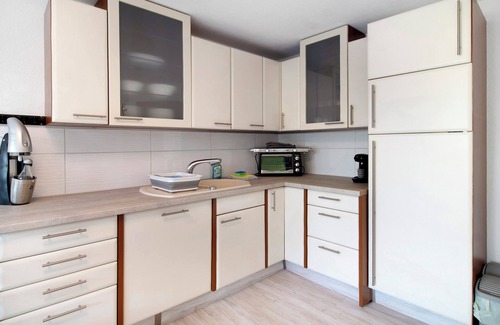 Bechlingen Apartment | Holiday Apartment "Easy Living" with Lake View, Private Terrace & Wi-Fi