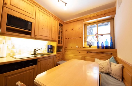 Untergrainau Apartment | Holiday apartment "Edelrose" in the Zugspitz village Grainau