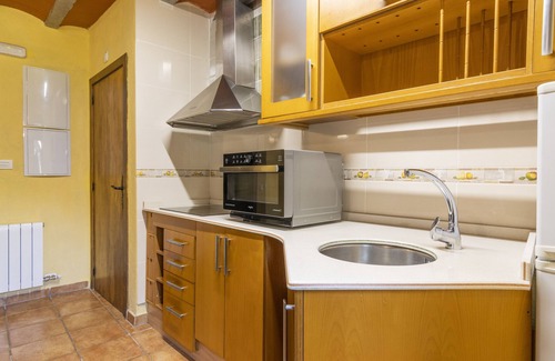 Les Iglesies Apartment | Holiday Apartment "Mossen Batista Faig" with Mountain View, Private Terrace & Wi-Fi