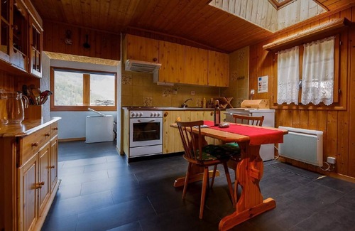 Evolene Apartment | Holiday apartment Evolène for 1 - 6 persons with 3 bedrooms - Historical building