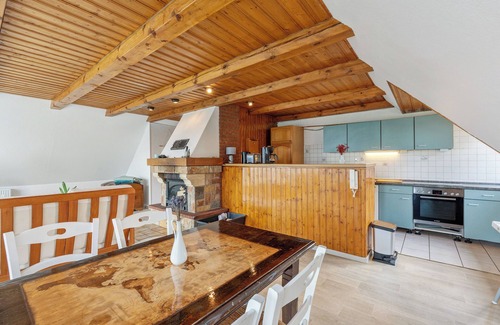 Behrensdorf Apartment | Holiday Apartment 'Fernblick' with Private Terrace and Wi-Fi