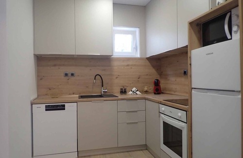 Susica Apartment | Holiday apartment for 9 people with sea views