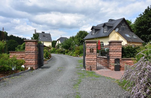 Dhronecken Apartment | Holiday apartment "Falkennest" - living in a listed roof structure