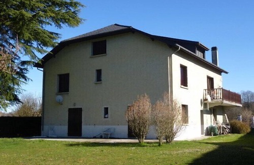 Herrere Apartment | Holiday apartment facing the Pyrenees