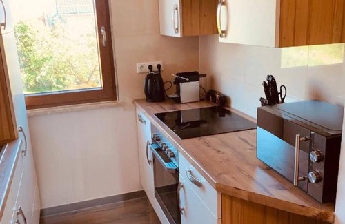 Salzweg Apartment | Holiday Apartment "Felix Living 4" with Balcony & Wi-Fi