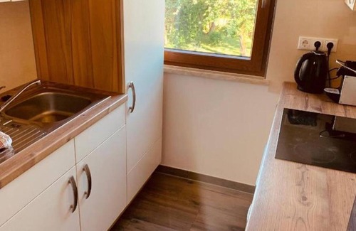 Salzweg Apartment | Holiday Apartment "Felix Living 4" with Balcony & Wi-Fi