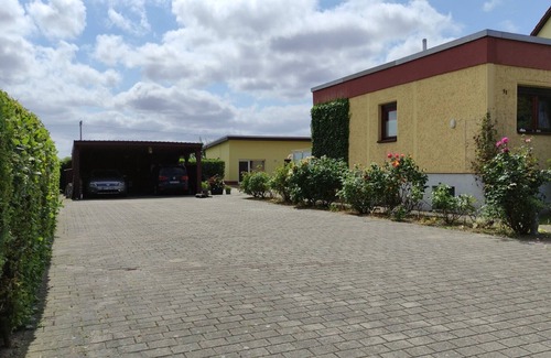Preetz House | Holiday Apartment 'Ferienhaus Sonnenschein' with Private Terrace, Private Garden and Wi-Fi