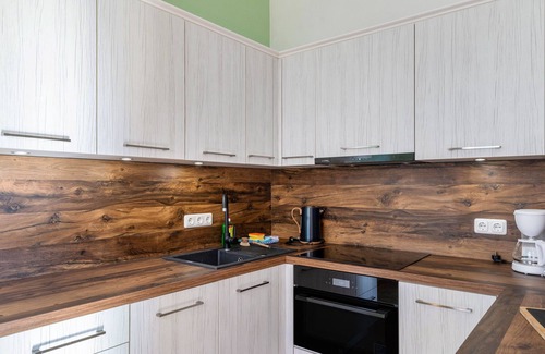 Muritz Apartment | Holiday Apartment 'Fewo E5' with Shared Garden and Wi-Fi