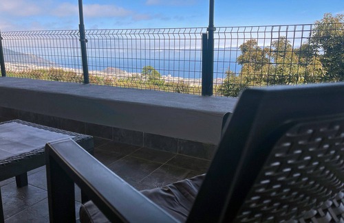 Montijos Apartment | Holiday Apartment 'Finca Ten Days - App 2 - Punta De Teno' with Sea View, Wi-Fi and Air Conditioning