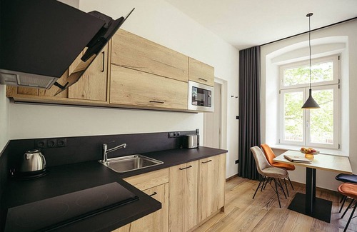 Lagundo Apartment | Holiday Apartment 'Freienfeldhof Elstar' with Mountain View, Shared Garden and Wi-Fi