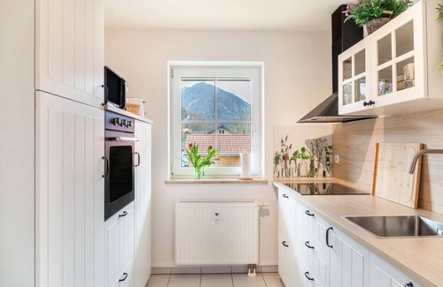 Oberau Apartment | Holiday Apartment "Fuchsbau" with Mountain View, Balcony & Wi-Fi