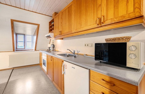 Rodenas Apartment | Holiday Apartment 'Gartenwohnung' with Shared Garden and Wi-Fi