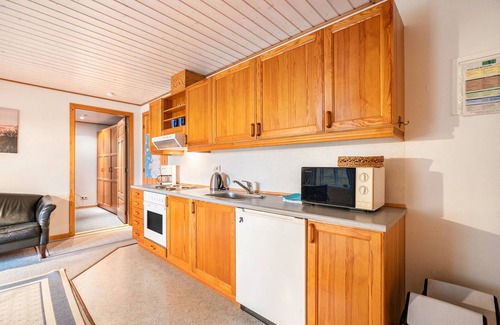 Rodenas Apartment | Holiday Apartment 'Giebelwohnung' with Shared Garden and Wi-Fi