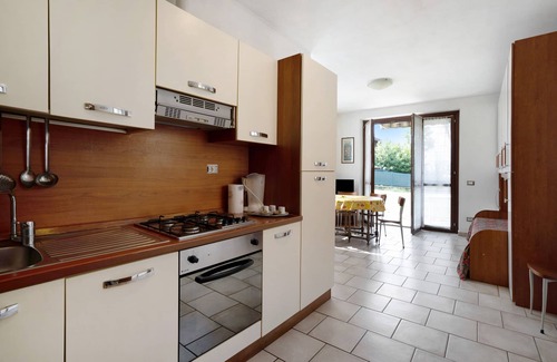 Monvalle Apartment | Holiday Apartment "Giulia" with Lake View, Pool, Wi-Fi & Garden