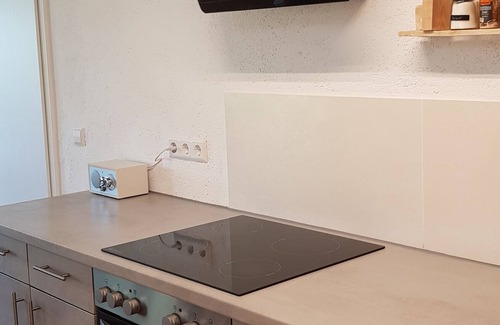 Bernstadt Apartment | Holiday Apartment "Glüxnest" with Private Terrace, Shared Garden, Sauna and Wi-Fi