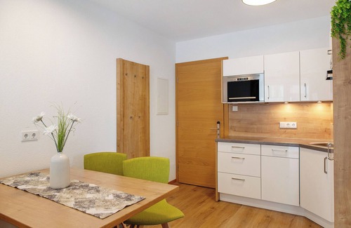 Galtur Apartment | Holiday Apartment 'Greitspitze' with Mountain View, Shared Terrace and Wi-Fi