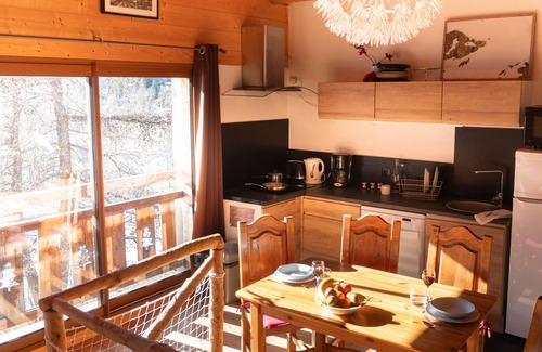 Belvedere Apartment | Holiday Apartment "Gte T3 Le Balarino - Mercantour1" with Mountain View, Shared Garden & Wi-Fi