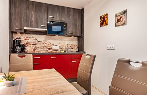 Jaderaltendeich Apartment | Holiday Apartment "Günthers Friesenstube" with Shared Garden