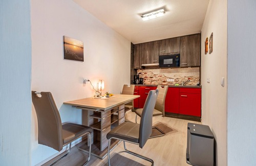 Jaderaltendeich Apartment | Holiday Apartment "Günthers Friesenstube" with Shared Garden