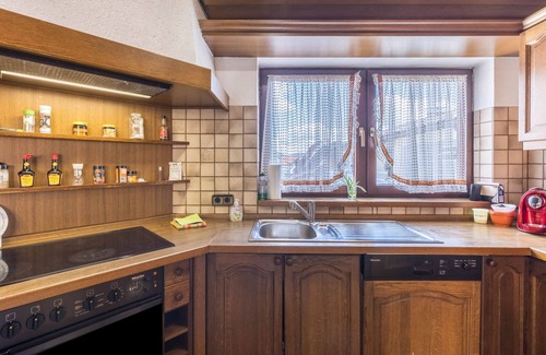 Wehingen Apartment | Holiday Apartment 'Handwerkertreff und Ferienwohnung' with Terrace, Balcony & Wi-Fi