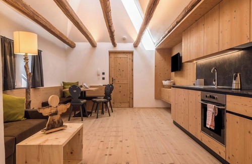 Lajen Apartment | Holiday Apartment Hatzeshof-Alpenglück with Mountain View, Wi-Fi, Balcony & Garden