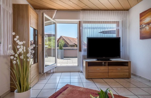 Eriskirch Apartment | Holiday Apartment "Haus Schussenblick Og" with Balcony