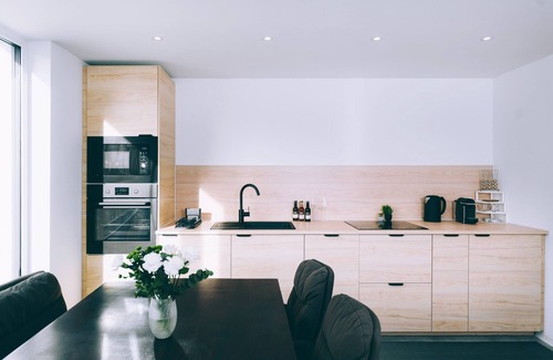 Ihringen Apartment | Holiday Apartment 'Haus im Weinland' with Private Terrace, Private Garden and Wi-Fi