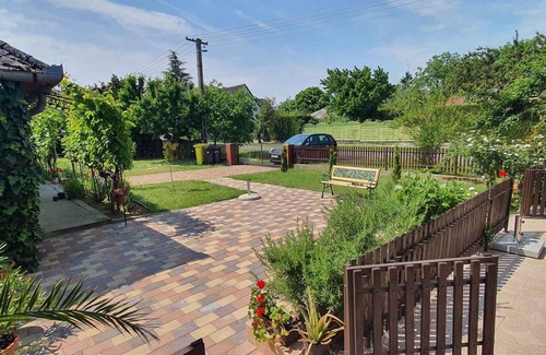 Balatonboglar Apartment | Holiday apartment with outdoor pool, terrace and Wi-Fi